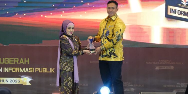 Bulog Pertahankan Predikat BUMN Informatif dalam Anugerah Keterbukaan Informasi Publik 2025