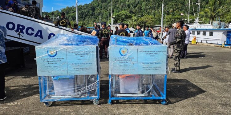 KKP Salurkan Alat Pembersih Air untuk Korban Bencana di Sumatra