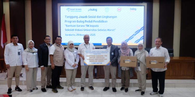 Bulog Peduli Pendidikan Perkuat Sarana TIK di Sekolah Vokasi UNS