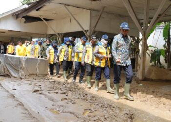 Menteri PU Instruksikan Kerja 24 Jam Bersihkan Jalan Aceh Tamiang