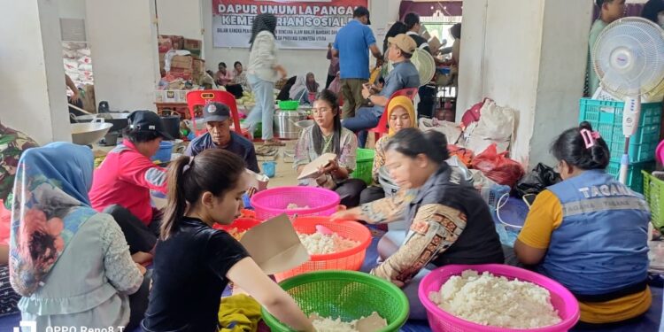 Kemensos Dirikan Dapur Umum di Aceh, Sumbar, dan Sumut: Produksi 164 Ribu Porsi Makanan per Hari