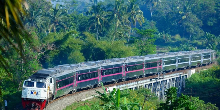 Layanan Kereta Api di Sumut dan Sumbar Pulih, KAI: Mobilitas Pelanggan Kembali Lancar