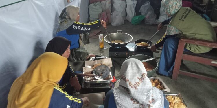 Kemensos Dirikan Dapur Umum dan Kirim Bantuan Untuk Korban Banjir Pemalang
