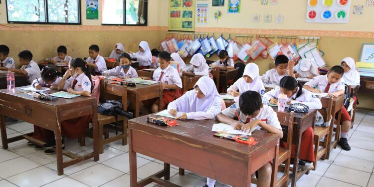 Kemendikdasmen Terbitkan Aturan Pembelajaran Bagi Sekolah Terdampak Bencana