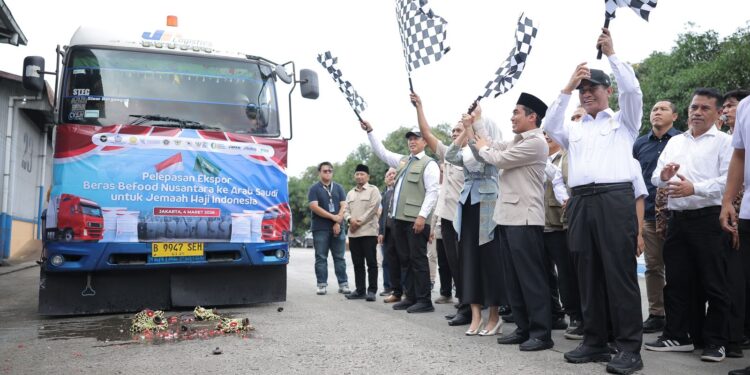 Bulog Lepas Ekspor Beras ke Arab Saudi untuk Penuhi Kebutuhan Jemaah Haji Indonesia