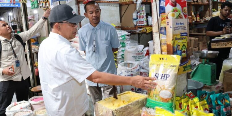 Wakil Direktur Utama BULOG Tinjau Pasar Sei Sikambing Medan Untuk Memastikan Harga Beras Sesuai HET