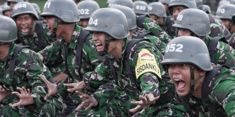 Tinjau Latsarmil Komcad ASN di Brigif 1 Marinir, Menhan Tekankan Bela Negara