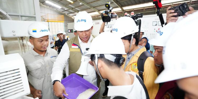 Bulog Sambut Kunjungan BEM Se-Indonesia di Gudang Kelapa Gading, Perkuat Transparansi Ketahanan Pangan Nasional