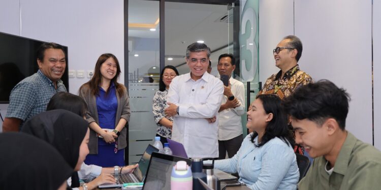 Menaker Tegaskan Pentingnya Sertifikasi Kompetensi bagi Lulusan Program Magang