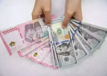 Rupiah Terus Melemah, Kelas Menengah Dinilai Makin Rentan