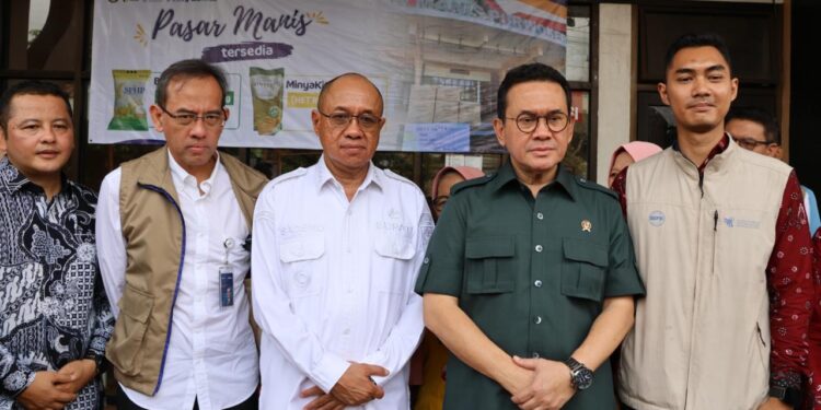 Bulog Bersama Mendag Pantau Pasar di Banyumas, Pastikan Pasokan Beras SPHP dan MinyaKita Tersedia