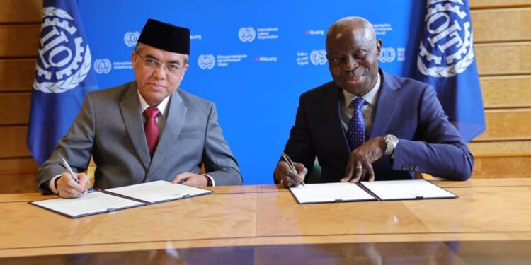 Lindungi Pekerja Kapal Perikanan, Menaker Serahkan Ratifikasi Konvensi ILO 188