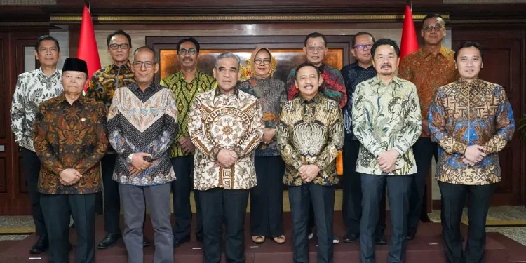 Pimpinan MPR Sambangi MK Bahas Sidang Tahunan dan Penguatan Tafsir Konstitusi