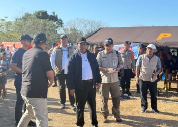 Kepala Bapanas dan Dirut Bulog Tinjau Langsung Penyaluran Bantuan Korban Gempa Flores