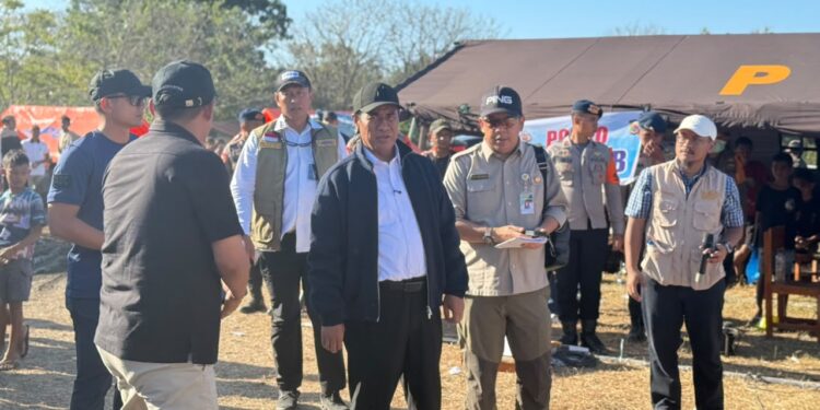 Kepala Bapanas dan Dirut Bulog Tinjau Langsung Penyaluran Bantuan Korban Gempa Flores