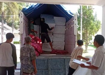 Kemensos Kirim Bantuan untuk Korban Kebakaran Kampung Adat Wisata Sade