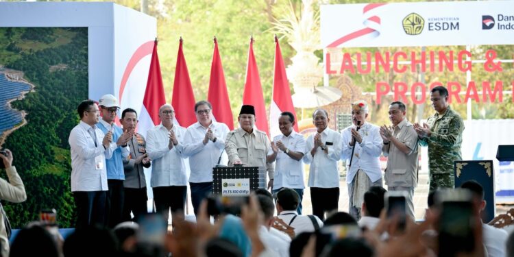 Resmikan PLTS di 14 Provinsi, Prabowo Target 100 GWp dalam 3 Tahun