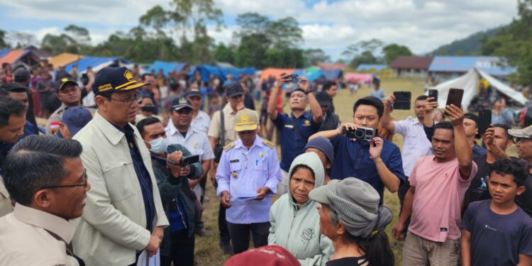 Tinjau NTT, Purbaya Pastikan Dana Penanganan Bencana Cukup