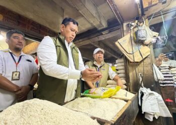 Bulog Gelontorkan Beras ke Pasar dan Ritel, Jaga Harga Sesuai HET