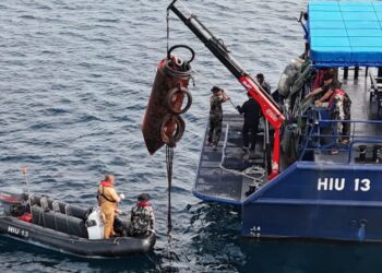 KKP Tangkap Kapal Ikan Filipina dan Tertibkan 25 Unit Rumpon Ilegal di Perairan Perbatasan