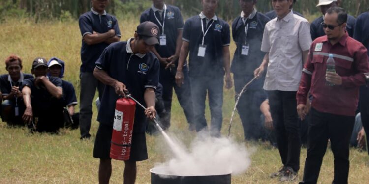 KKP Bekali 100 Nelayan Pekalongan Kompetensi Keselamatan Hingga Penangkapan Ikan