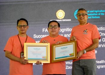 FAO Serahkan Apresiasi One Health kepada Kementan atas Inovasi Kader Zoonosis