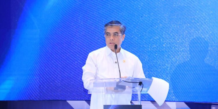 Menaker: Adopsi AI Bisa Tingkatkan Produktivitas hingga 40 Persen