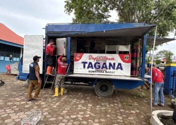 Kemensos Salurkan Bantuan Logistik untuk Korban Banjir Bandang Solok