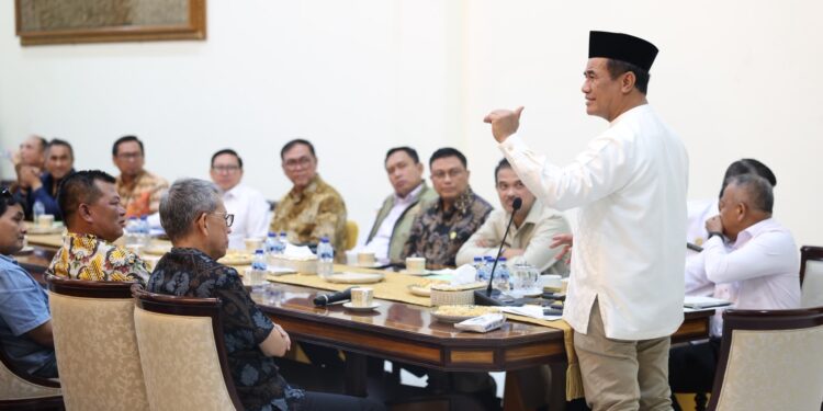 Temui Peternak, Mentan Amran Berikan Solusi Serap Jagung Tekan Biaya Pakan