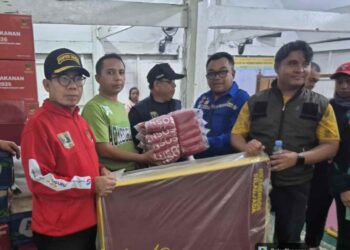 Kemensos Salurkan Bantuan Logistik untuk Korban Banjir Kota Padang